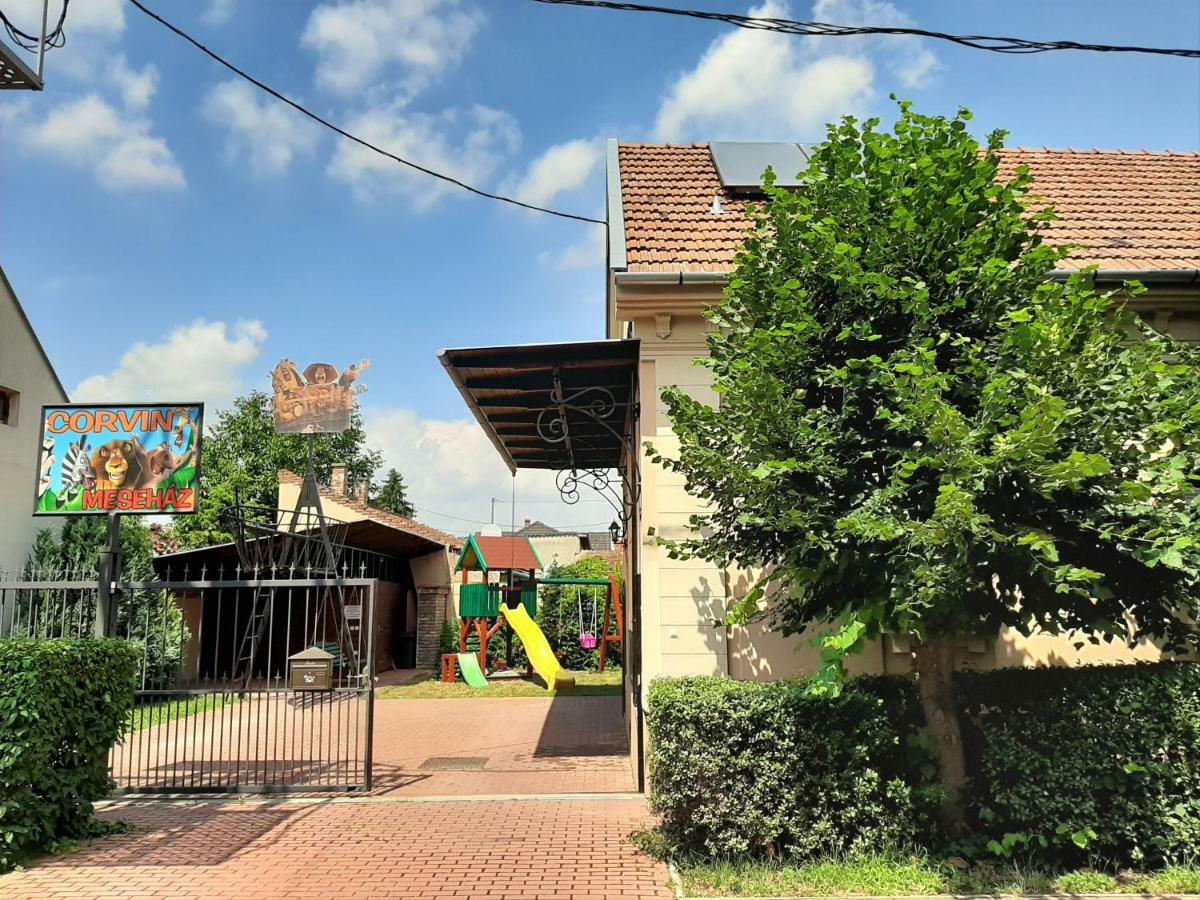 Gyulai Meseház Apartman Exterior foto